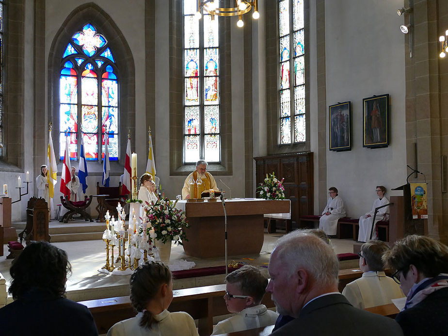 Feier der 1. Heiligen Kommunion in Sankt Crescentius (Foto: Karl-Franz Thiede)